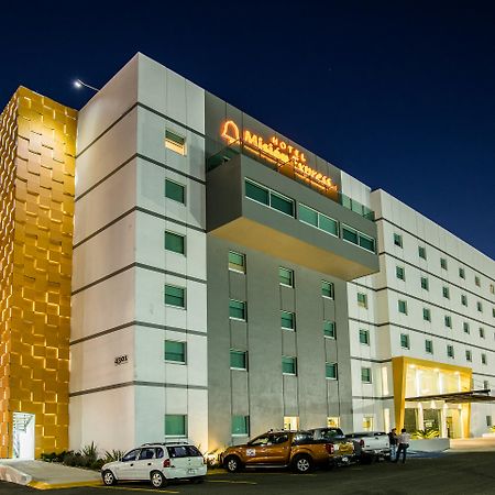 Mision Express Durango Hotell Exteriör bild